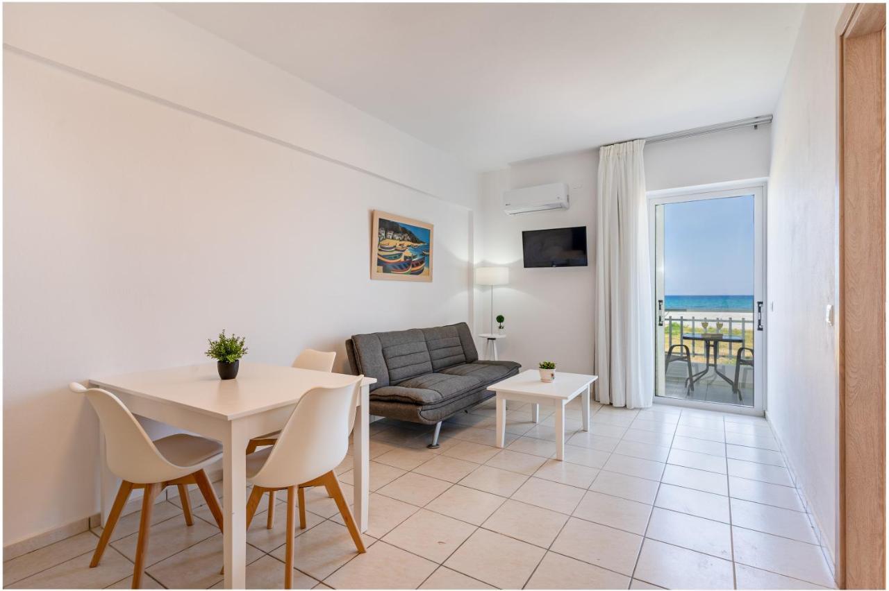 Azure Seaside Apts Magnisía 外观 照片
