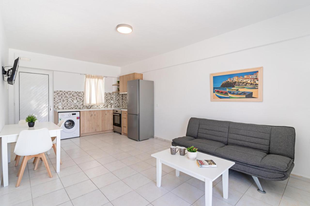 Azure Seaside Apts Magnisía 外观 照片