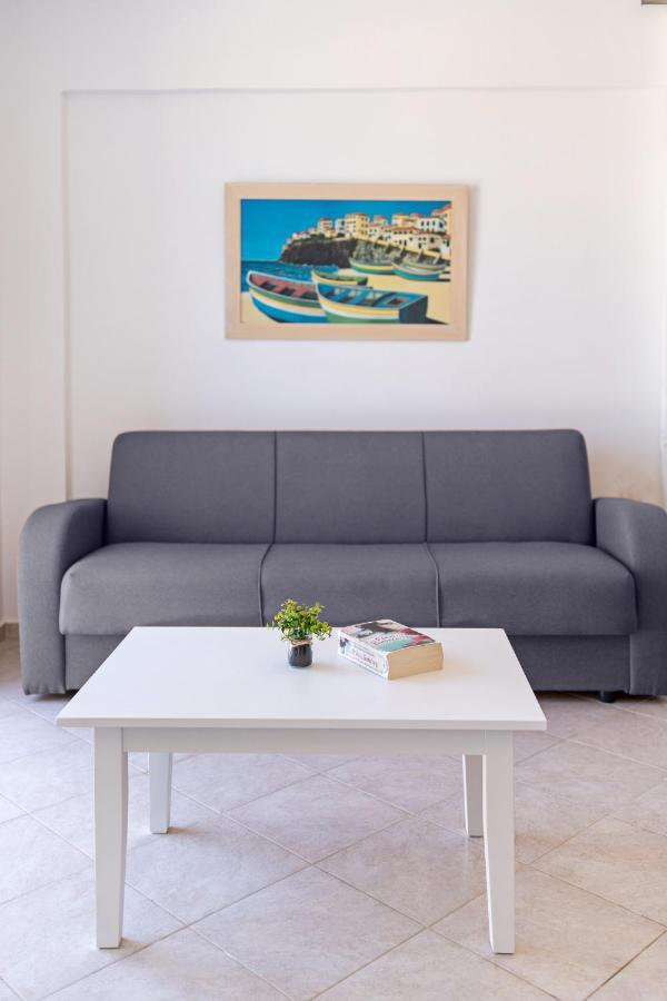 Azure Seaside Apts Magnisía 外观 照片